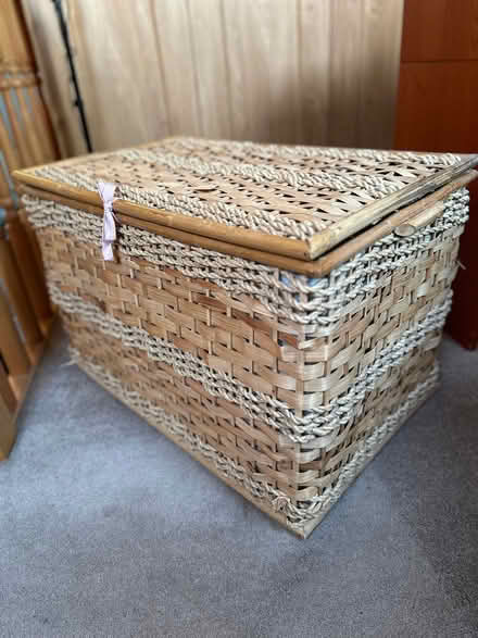 Photo of free Large wicker storage basket with lid (South Croydon CR0) #4
