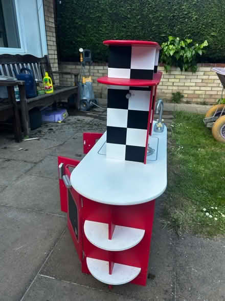 Photo of free Play kitchen (Virginia water) #2