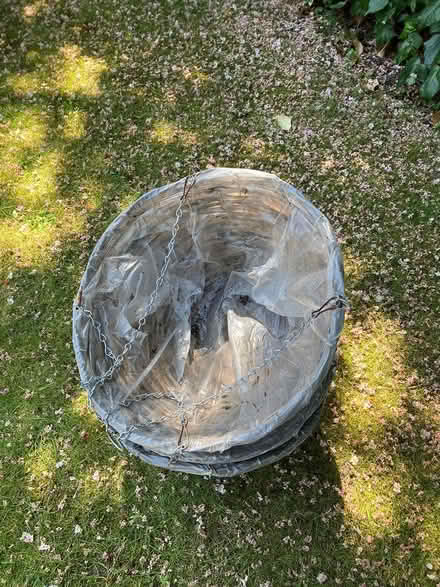 Photo of free 4 large hanging baskets (Beaconsfield HP9) #2