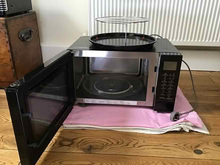 Photo of free Convection/Grill/Microwave oven (How Wood Park Street AL2) #2
