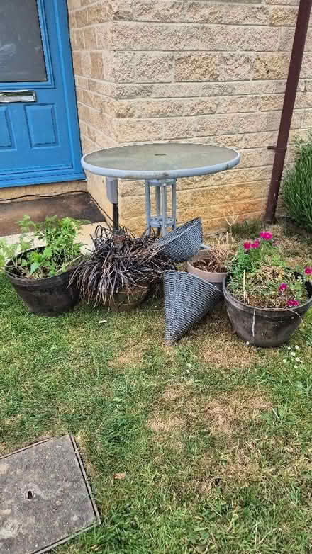 Photo of free Garden table, Plant Pots, hanging baskets (Cogges OX28) #1