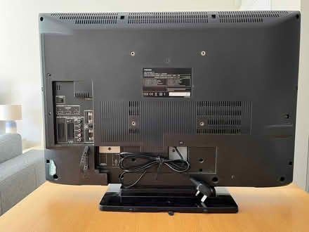 Photo of free 32" Toshiba Regza Colour TV (Chiswick W4) #2