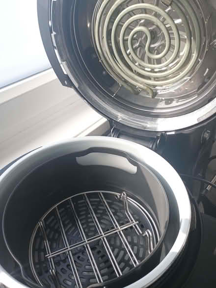 Photo of free Ninja smart lid cooker (Elizabeth Gate TW8) #1