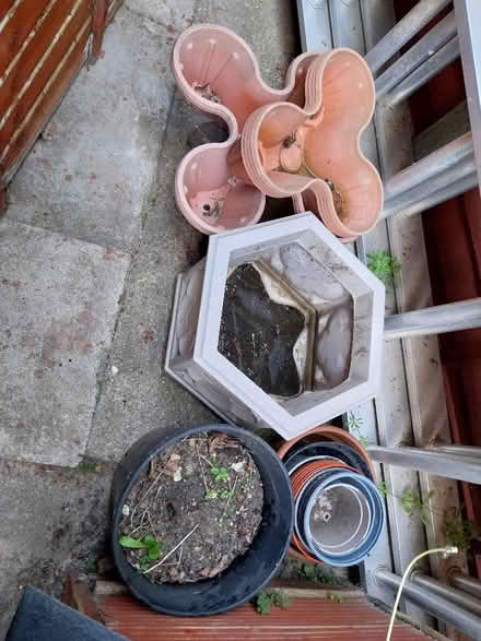 Photo of free Pots, used soil etc (Elstow MK42) #2