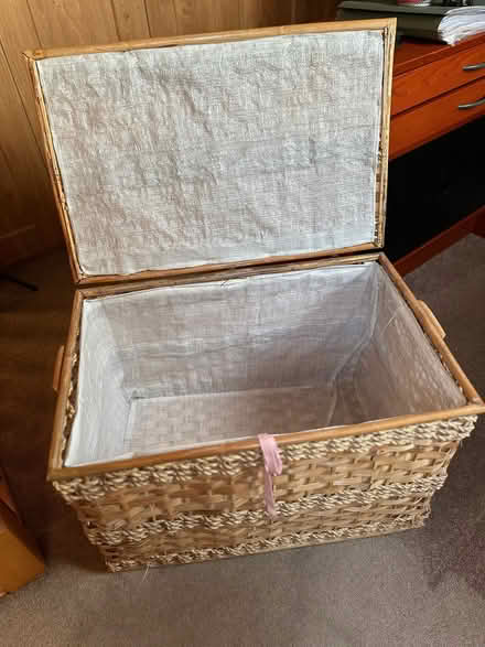 Photo of free Large wicker storage basket with lid (South Croydon CR0) #2