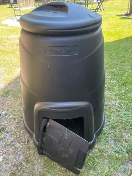 Photo of free Compost bin - new (LU6) #1