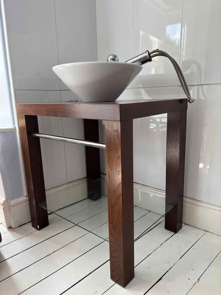 Photo of free Wash hand basin and stand (Bare LA4) #2
