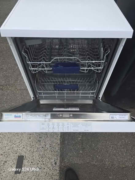 Photo of free Siemens dishwasher (Caterham on the Hill CR3) #2