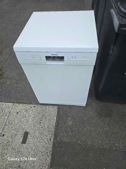 Photo of free Siemens dishwasher (Caterham on the Hill CR3) #1