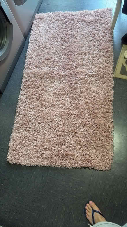 Photo of free Pink rug (SW11 Battersea) #1