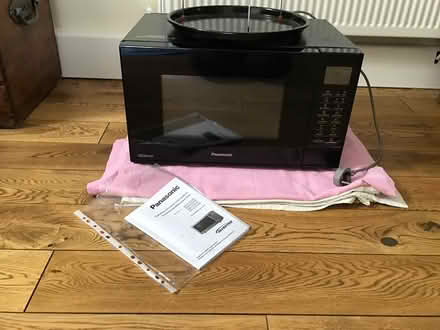 Photo of free Convection/Grill/Microwave oven (How Wood Park Street AL2) #1