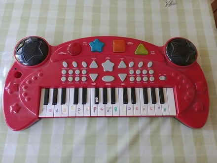 Photo of free Music keyboards (not working) (Welwyn Garden City, AL8) #1
