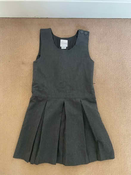 Photo of free 6/7 yo grey school dress (Sw183jr) #1