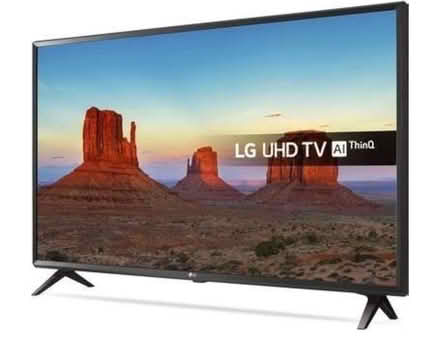 Photo of free TV (Station Parade E17) #1