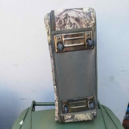 Photo of free Overnight bag (Morden SM4) #3
