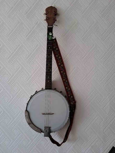 Photo of free Tenor banjo 4 string (Allerton BD15) #1