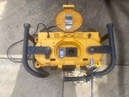 Photo of free DeWalt site radio (SW16) #2