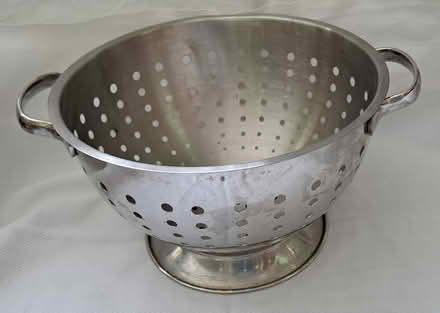 Photo of free Metal colander (BR5 St Mary Cray) #1
