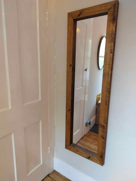 Photo of free Long mirror (Plumstead common SE18) #1