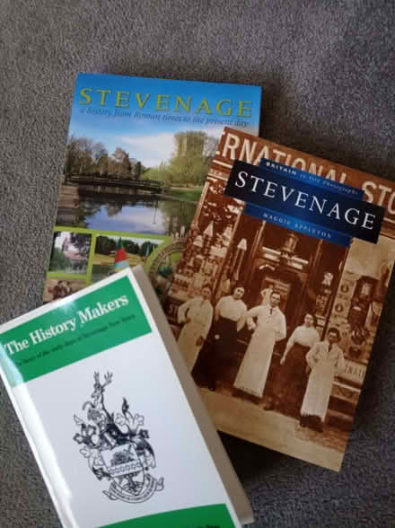 Photo of free 3 Books . (Pin Green SG1) #2