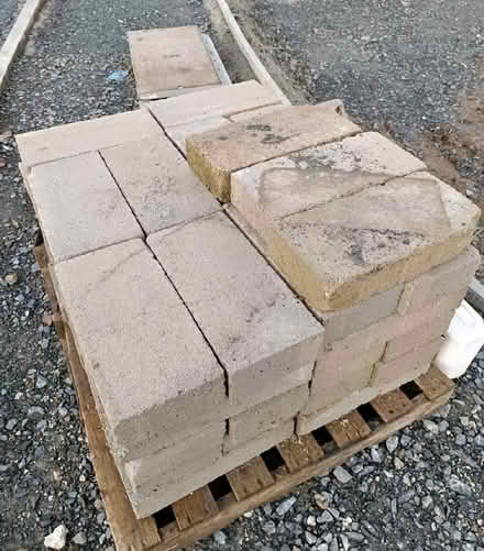 Photo of Breeze blocks (Penbeagle TR26) #1