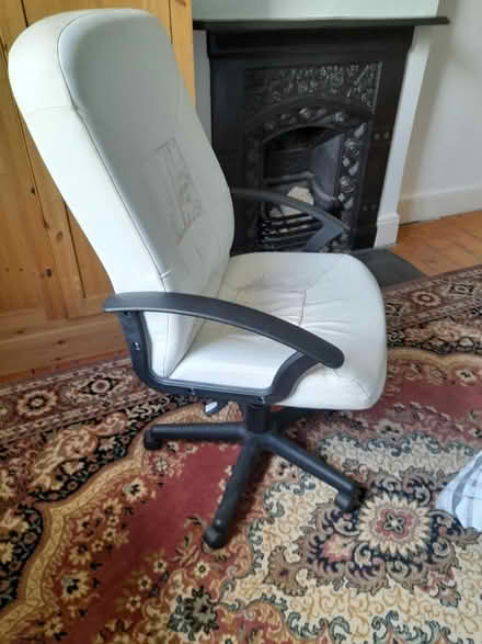 Photo of free Cream swivel office chair (BS16) #4