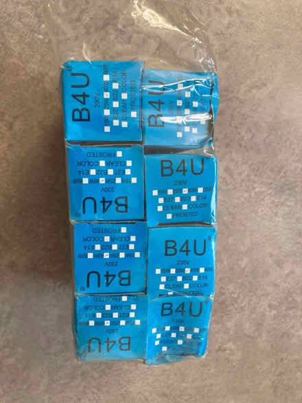 Photo of free 8 x bulbs non LED (Southfields SW18) #2