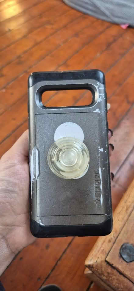 Photo of free Samsung s10 Spigen case (Bethnal Green E1) #2