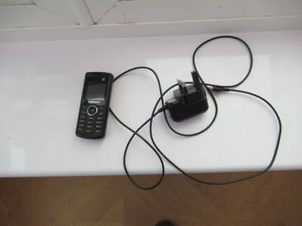 Photo of free Old Mobile Phone & Charger (Llandrindod LD1) #1