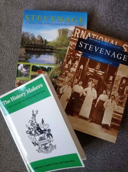 Photo of free 3 Books . (Pin Green SG1) #1