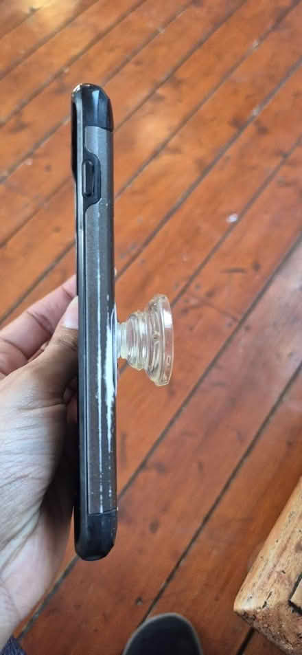 Photo of free Samsung s10 Spigen case (Bethnal Green E1) #3