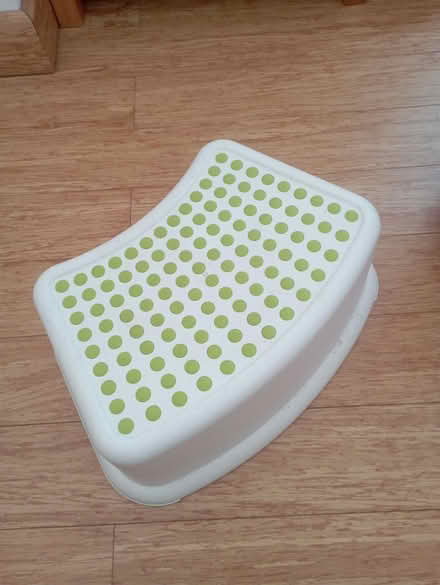 Photo of free Ikea low step (High Barnet EN5) #1