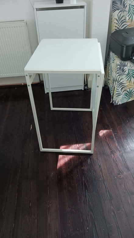 Photo of free Small extendable table (NW9) #1