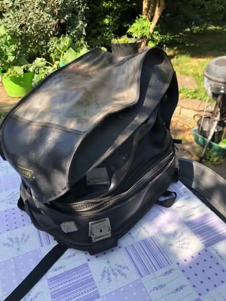 Photo of free Motorcycle tank bag (The Camp AL1) #1