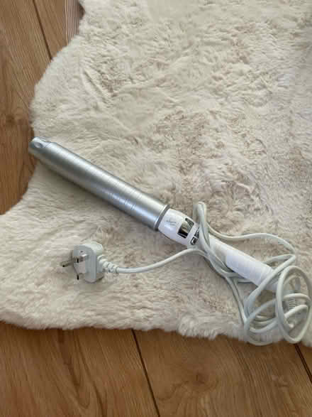Photo of free Beauty Work Hair Curling Wand (CH43) #1