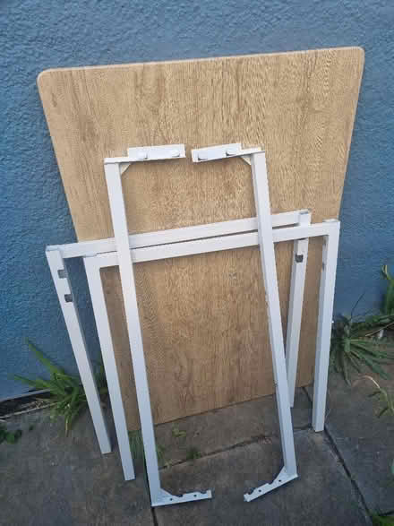 Photo of free Table (Hanworth TW12) #1