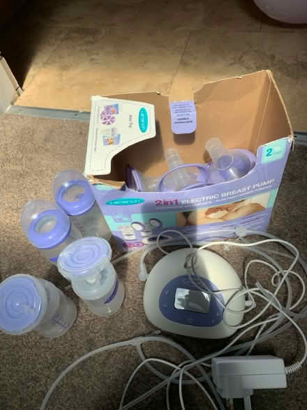 Photo of free Electric breast pump and Hakka pump (SE25 selhurst) #3