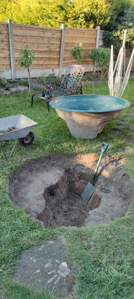 Photo of Pond accessories/plants (Congleton CW12) #1