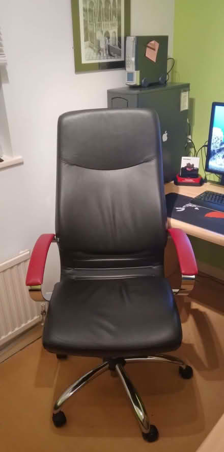 Photo of free Directors Chair (Shenley Church End MK5) #1