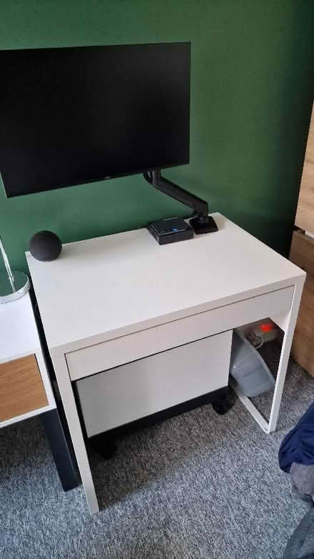 Photo of free Ikea desktop table. (Ludlow SY8) #1