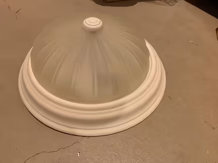 Photo of free Ceiling mounted light fixture (Stuart and College) #1