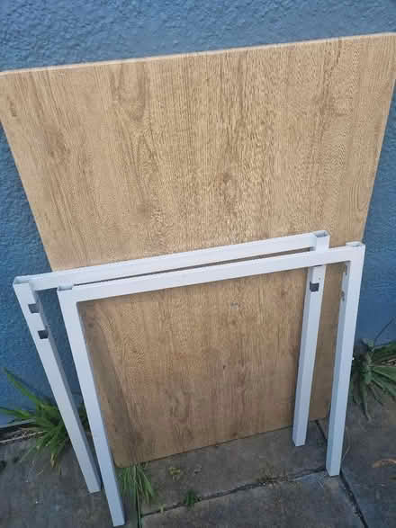 Photo of free Table (Hanworth TW12) #2