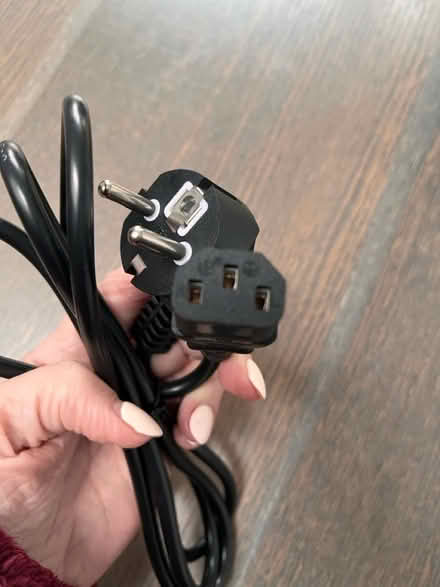 Photo of free Power cable (Rickmansworth WD3) #3