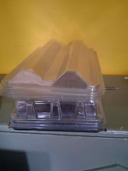 Photo of free 5 x plastic sandwich containers for buffet etc (Wallands Park BN7) #1