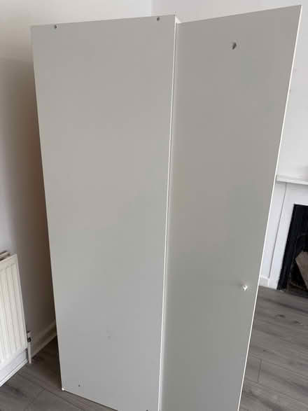 Photo of free white three-door wardrobe (BR15JR) #4