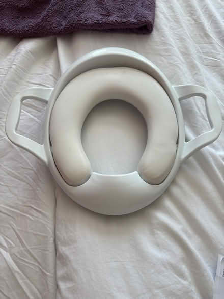 Photo of free Toilet training seat (Rainham ME8 8TB) #1