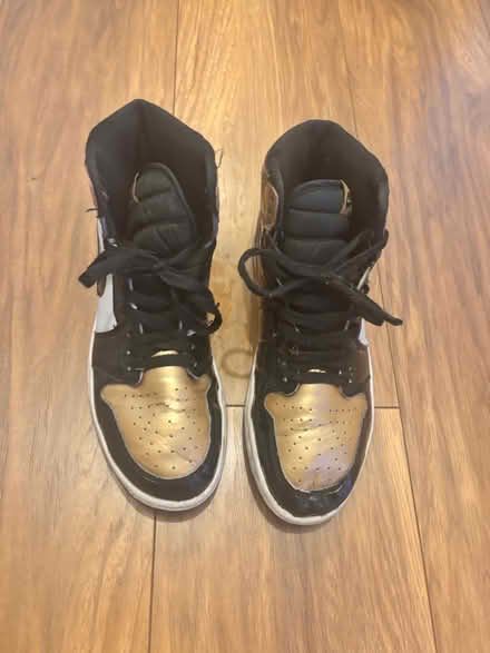 Photo of free Size 7 Nike Trainers (Catford) #3