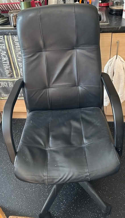 Photo of free office chair (Huyton L36) #1