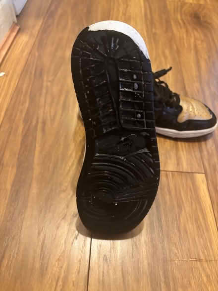 Photo of free Size 7 Nike Trainers (Catford) #4