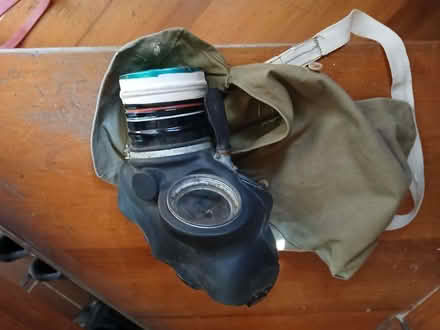 Photo of free WW2 gas mask and bag (Odd Down) #1